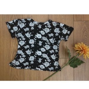 American Eagle Floral Crop Top Tee 🖤